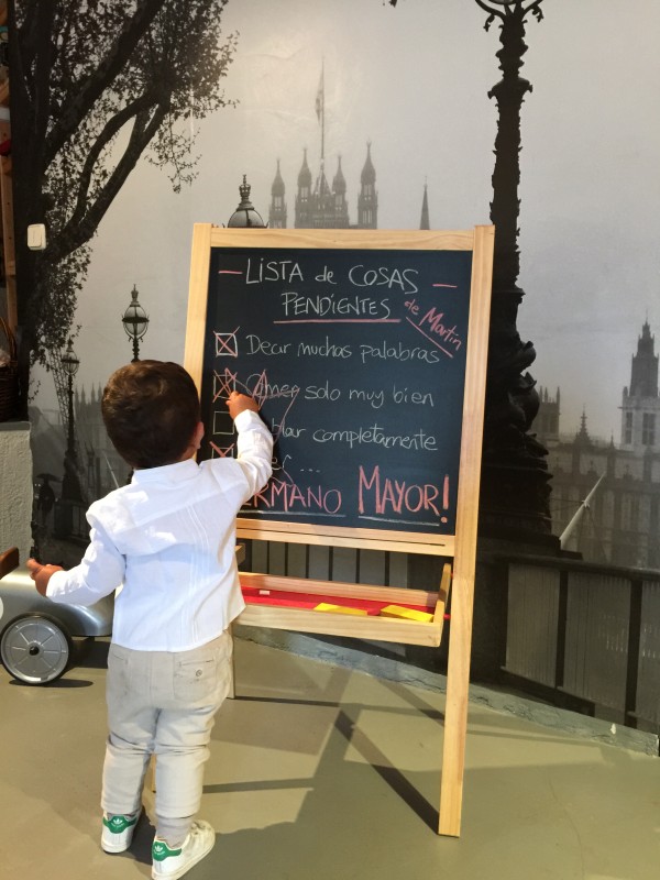 Oui Oui-anuncio segundo embarazo-babyoui-martin-pizarra con cosas que hacer (1) Oui Oui-anuncio segundo embarazo-babyoui-martin-pizarra con cosas que hacer (1)