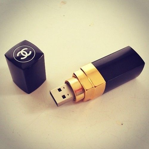 Oui Oui-wishlist-chanel usb