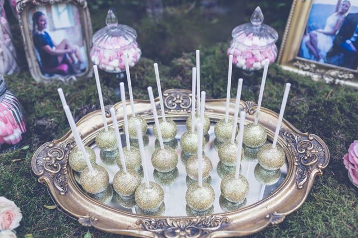 Oui Oui-cake pops dorados purpurina-telva novias-casa golosa-bodas colorin colorado
