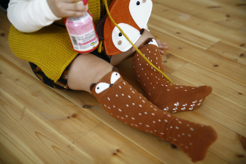 Oui Oui-calcetines zorritos marrones-raccoon socks-mini dressing-antideslizante