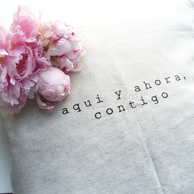 Oui OUi-cojin aqui y ahora contigo-san valentin