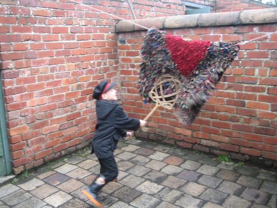 Oui Oui-sacude cojines-sacude colchones-sacude alfombras-montessori