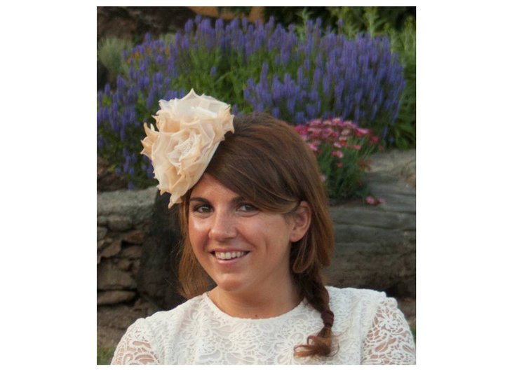 María Gijón-OUI OUI-tocado