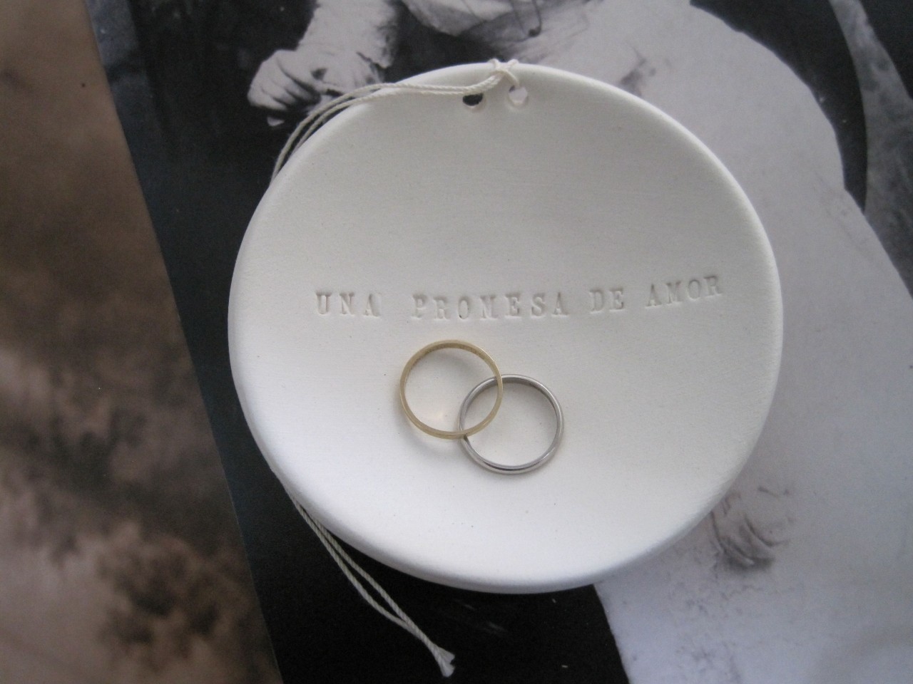 Oui Oui-plato anillos-paloma´s nest-porta anillos-una promesa de amor